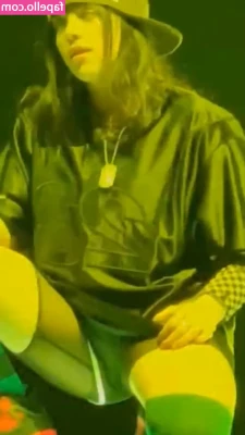 Billie Eilish [ billie-eilish ] - RIDING IS THE BEST   Makes me feel so good Want to do it with me