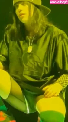 Billie Eilish [ billie-eilish ] - Wanna slap it