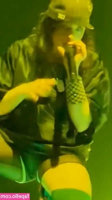 Billie Eilish [ billie-eilish ] - Why don t you tell me the best part of your day in my DM  and I ll