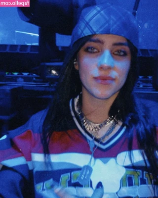 Billie Eilish [ billie-eilish ] - Just chilling