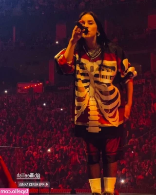 Billie Eilish [ billie-eilish ] - Im going to San Antonio  Houston  and Dallas this week  I m excited