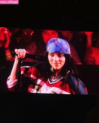 Billie Eilish [ billie-eilish ] - just wanted to clarify again  all of my content is pay to view