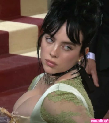 Billie Eilish [ billie-eilish ] - To see the full video  I ll wait for you in my chat