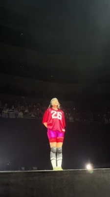 Billie Eilish [ billie-eilish ] - This sexy @dreadmomma was so hott to 👅