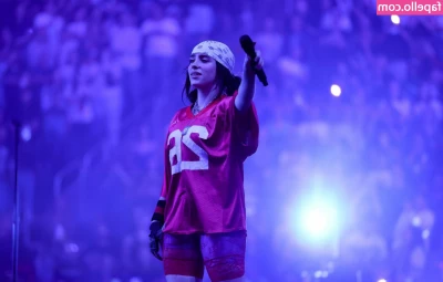 Billie Eilish [ billie-eilish ] - Almost time for Christmas