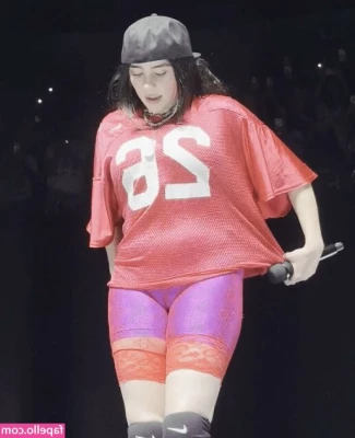 Billie Eilish [ billie-eilish ] - Who s ready for some sexy bikini pics