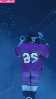 Billie Eilish [ billie-eilish ] - This one is for all my 90s babies   Had so much dressing up as