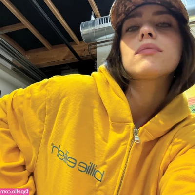 Billie Eilish [ billie-eilish ] - BUONA PASQUETTA