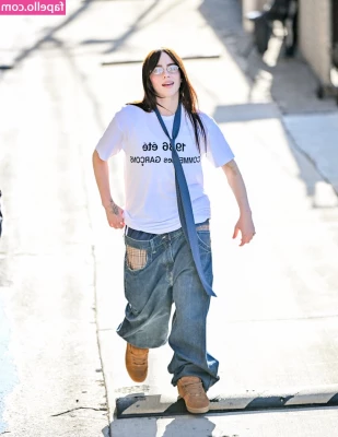 Billie Eilish [ billie-eilish ] - I like to be eaten from behind 😈