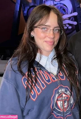 Billie Eilish [ billie-eilish ] - Hugs, kisses and Valentine wishes.