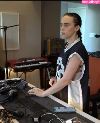 Billie Eilish [ billie-eilish ] - The l(ass)t thing the dildo sees…  This is on they sex chair, very