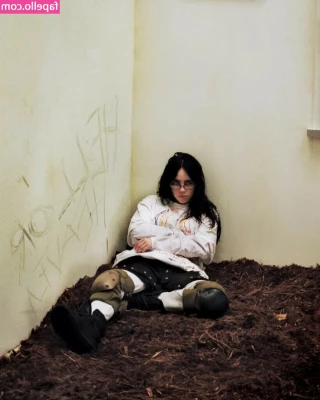 Billie Eilish [ billie-eilish ] - What you see right before giving me some