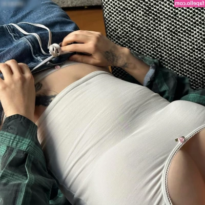 Billie Eilish [ billie-eilish ] - I mean  I guess you could lick my pussy