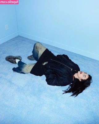 Billie Eilish [ billie-eilish ] - Do you like my dirty black socks