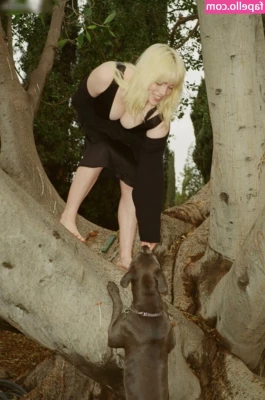 Billie Eilish [ billie-eilish ] - Stream started at 05 08 2020 02 45 am