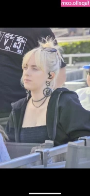 Billie Eilish [ billie-eilish ] - Good morning   Hope Guys have a wonderful day  I promise I am not mad