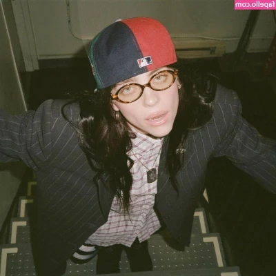 Billie Eilish [ billie-eilish ] - Your tiny 🍤 is not worthy of my attention, and I thought you are