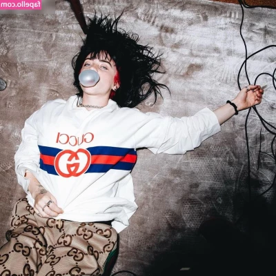 Billie Eilish [ billie-eilish ] - Check your dm s  Goodnight pics sent with some mouth watering content