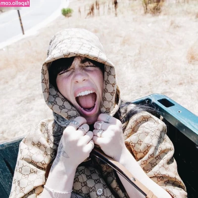Billie Eilish [ billie-eilish ] - The face I make when Instagram keeps removing my story photos...