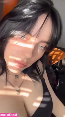 Billie Eilish [ billie-eilish ] - Taking volunteers     help me get undressed