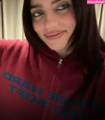 Billie Eilish [ billie-eilish ] - Cum all over this pussy please