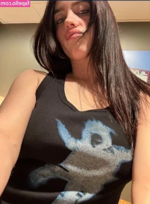 Billie Eilish [ billie-eilish ] - Hi!! I lost my butt plug in my move!! If anyone wants to buy me one I