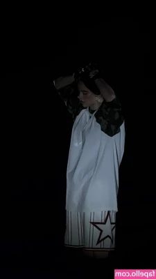 Billie Eilish [ billie-eilish ] - Could I lure you through the doorway to heaven  xx