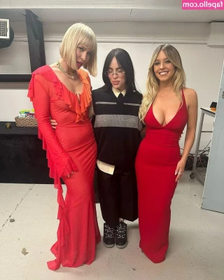 Billie Eilish [ billie-eilish ] - Wish you all a nice Sunday evening     I m ready for dinner now