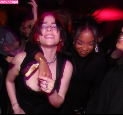 Billie Eilish [ billie-eilish ] - You like this pretty little pussy     tip me if you want me to get