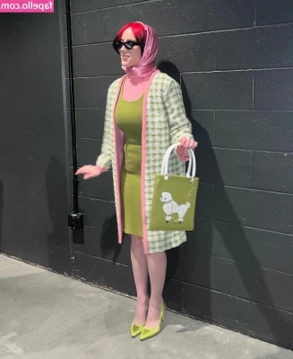 Billie Eilish [ billie-eilish ] - EVIE IS A STUFFIEFUCKER <3