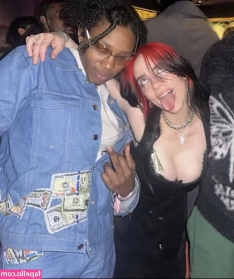 Billie Eilish [ billie-eilish ] - watch this asssss Daddyyyy