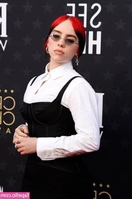 Billie Eilish [ billie-eilish ] - Why is it so quiet… cum cut babe 🤭