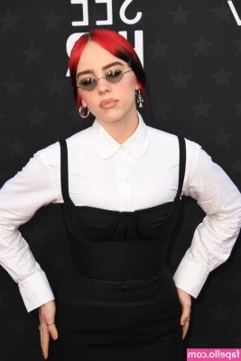 Billie Eilish [ billie-eilish ] - this hole was made to hold a lot of cum inside... 😵‍💫