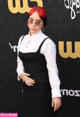 Billie Eilish [ billie-eilish ] - Swipe right for this cheeky morning photo set😋
