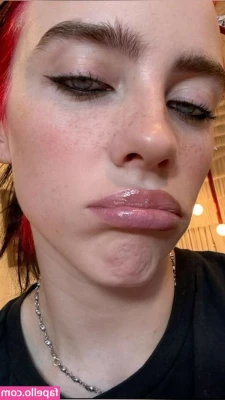Billie Eilish [ billie-eilish ] - :) hope you’re having a goodnight