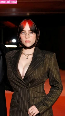 Billie Eilish [ billie-eilish ] - This morning started good 🍑💦
