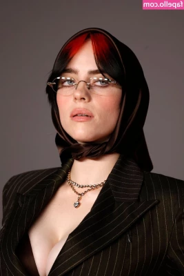 Billie Eilish [ billie-eilish ] - Watch me pound myself deep with a dildo and suck it clean for you