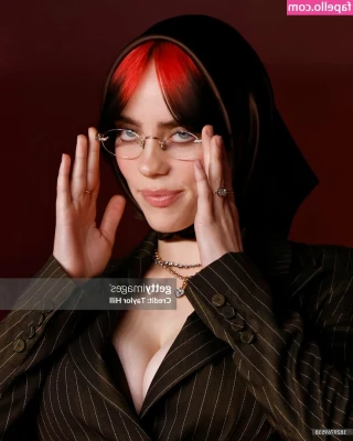 Billie Eilish [ billie-eilish ] - Am I wining Daddy?
