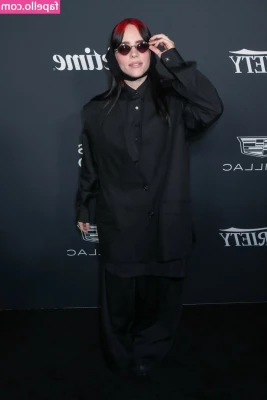 Billie Eilish [ billie-eilish ] - Hello  After a VERY long break I have decided to come back  Get ready