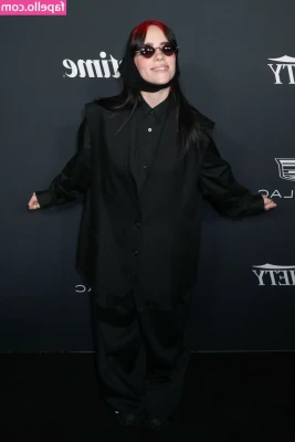Billie Eilish [ billie-eilish ] - My weirdest video ever  No cum  I use a massage gun to pleasure my