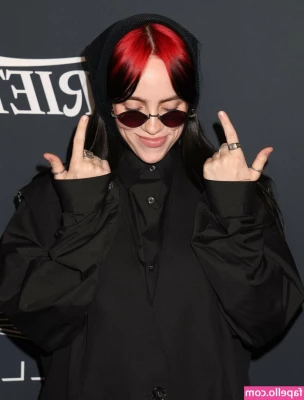 Billie Eilish [ billie-eilish ] - On my face pleaseeeeee 💦