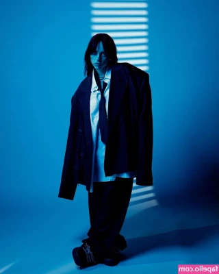 Billie Eilish [ billie-eilish ] - Weekend toy session complete - videos to come