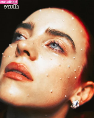 Billie Eilish [ billie-eilish ] - Hey everyone, so if you haven’t heard I got perma banned on tiktok.