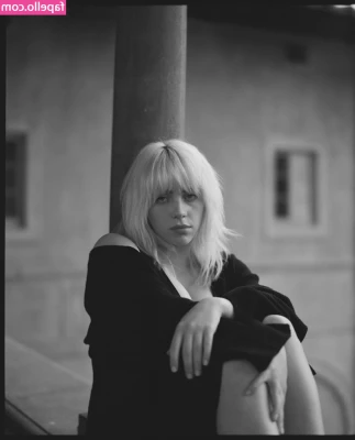 Billie Eilish [ billie-eilish ] - Hey all  Sorry  had a medical emergency last month  and then a death