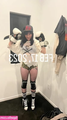 Billie Eilish [ billie-eilish ] - Am I your christmas anal Angel