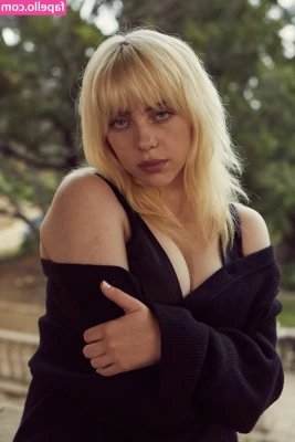 Billie Eilish [ billie-eilish ] - A few pictures before I suck the cum out of my dick!!!