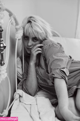 Billie Eilish [ billie-eilish ] - Upskirt shots