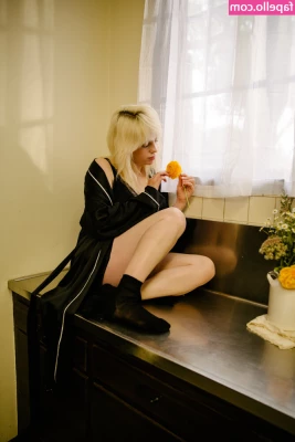 Billie Eilish [ billie-eilish ] - Some upskirt fun, swipe —>