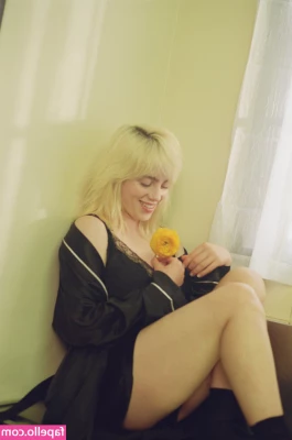 Billie Eilish [ billie-eilish ] - Just reminding me I m Hot