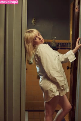 Billie Eilish [ billie-eilish ] - How is your Christmas week going? Mine a little bad, I had planned to